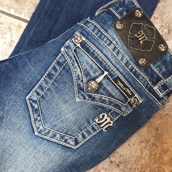 Miss Me Distressed Crop Capris - Picture 8 of 12